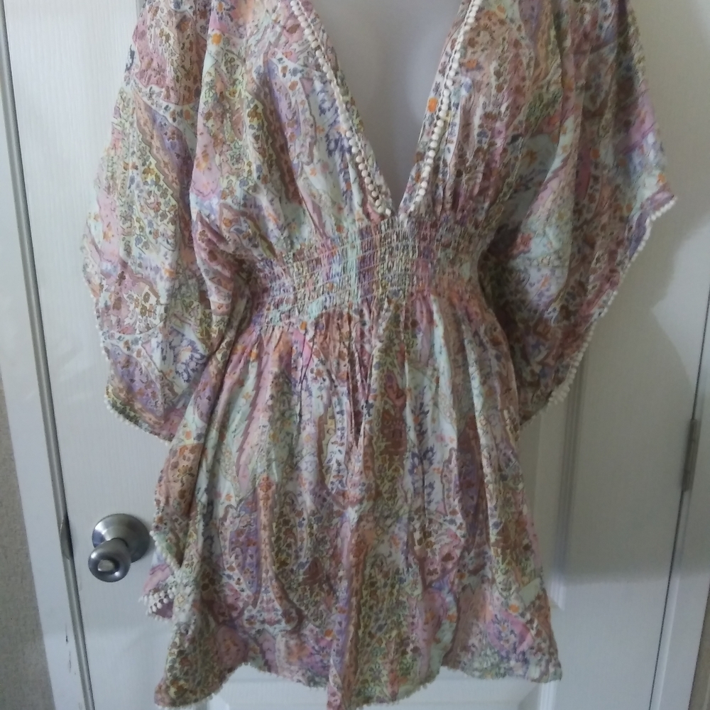 Beautiful NWOT Victoria Secret cover-up